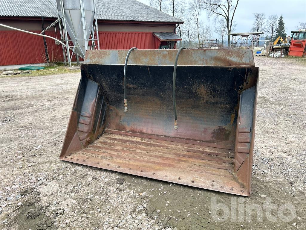 Stora BM fäste - Godet pour chargeur pour Engins de chantier: photos 2 Stora BM fäste - Godet pour chargeur pour Engins de chantier: photos 2
