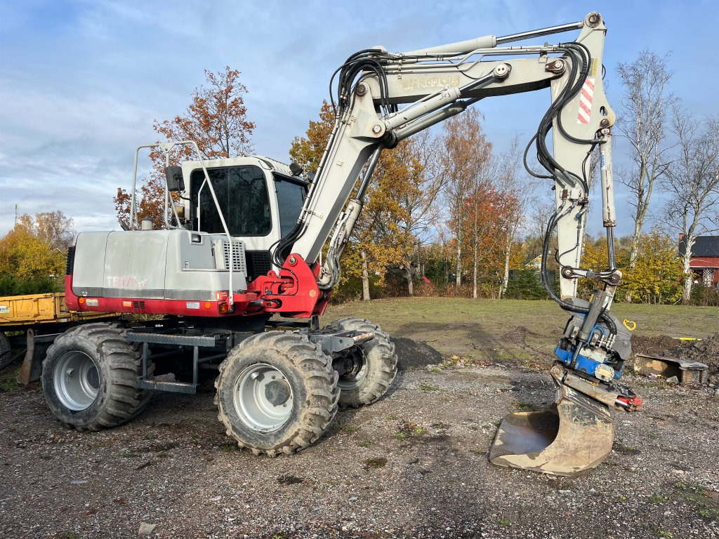 Takeuchi TB175W - Pelle sur pneus: photos 5 Takeuchi TB175W - Pelle sur pneus: photos 5