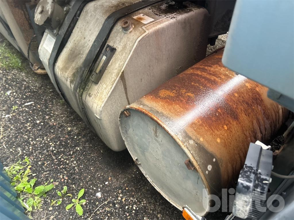 Camion ampliroll, Camion grue VOLVO FM12-43 8X4: photos 25