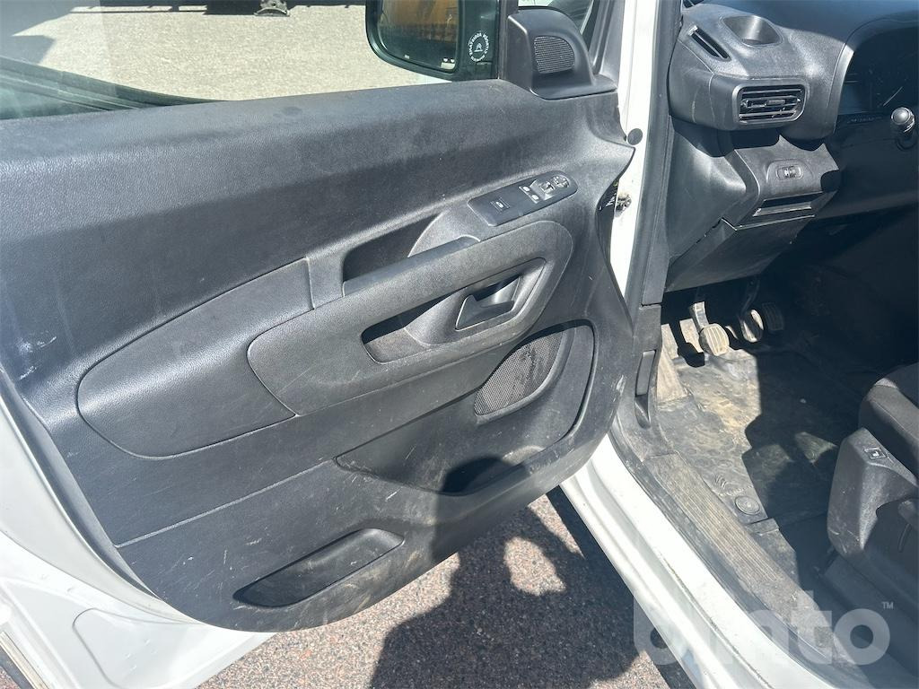 Véhicule utilitaire CITROEN Berlingo: photos 38