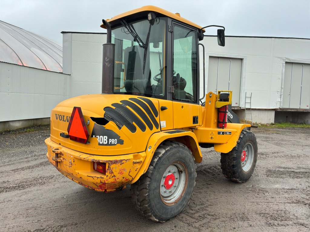 Volvo L-30B-ZX - Chargeuse sur pneus: photos 5 Volvo L-30B-ZX - Chargeuse sur pneus: photos 5