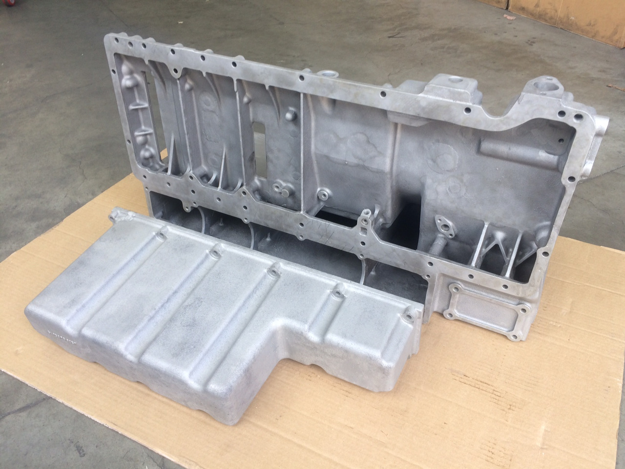 COPPA OLIO MAN 51058015648 - MOTORE D0836LUH01 / D0836LUH02 - Carter d'huile: photos 2 COPPA OLIO MAN 51058015648 - MOTORE D0836LUH01 / D0836LUH02 - Carter d'huile: photos 2