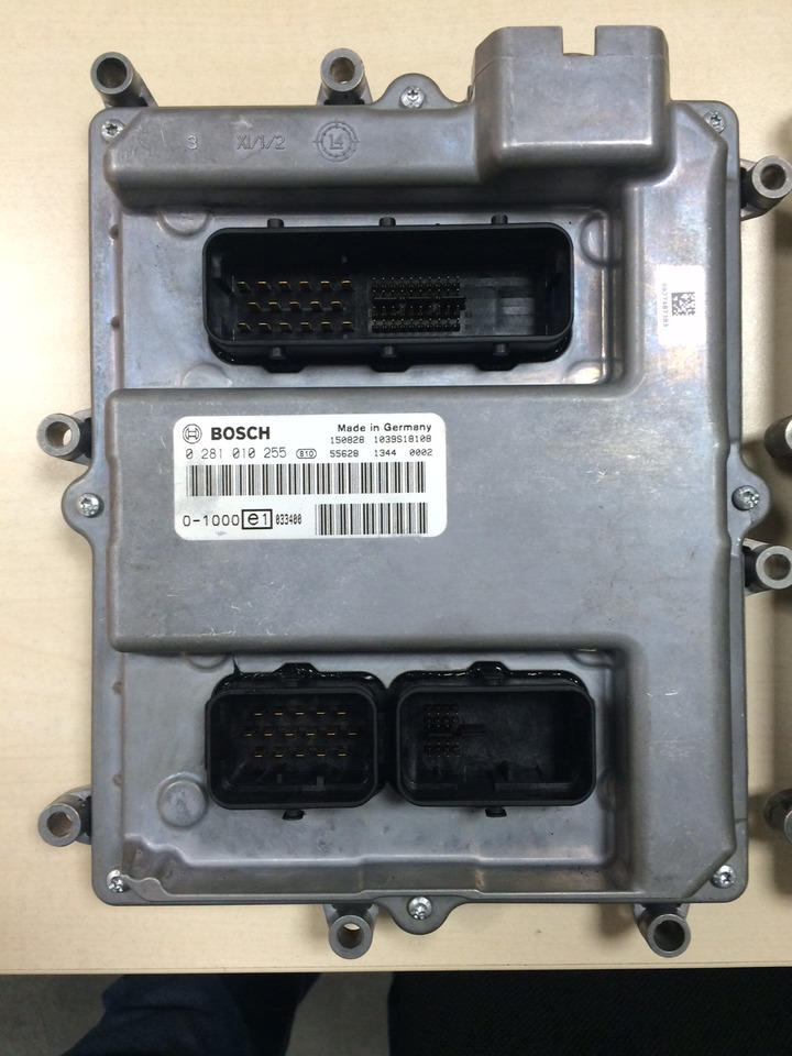 DISPOSITIVO COMANDO EDC BOSCH 0281010255 - Bloc de gestion: photos 1 DISPOSITIVO COMANDO EDC BOSCH 0281010255 - Bloc de gestion: photos 1