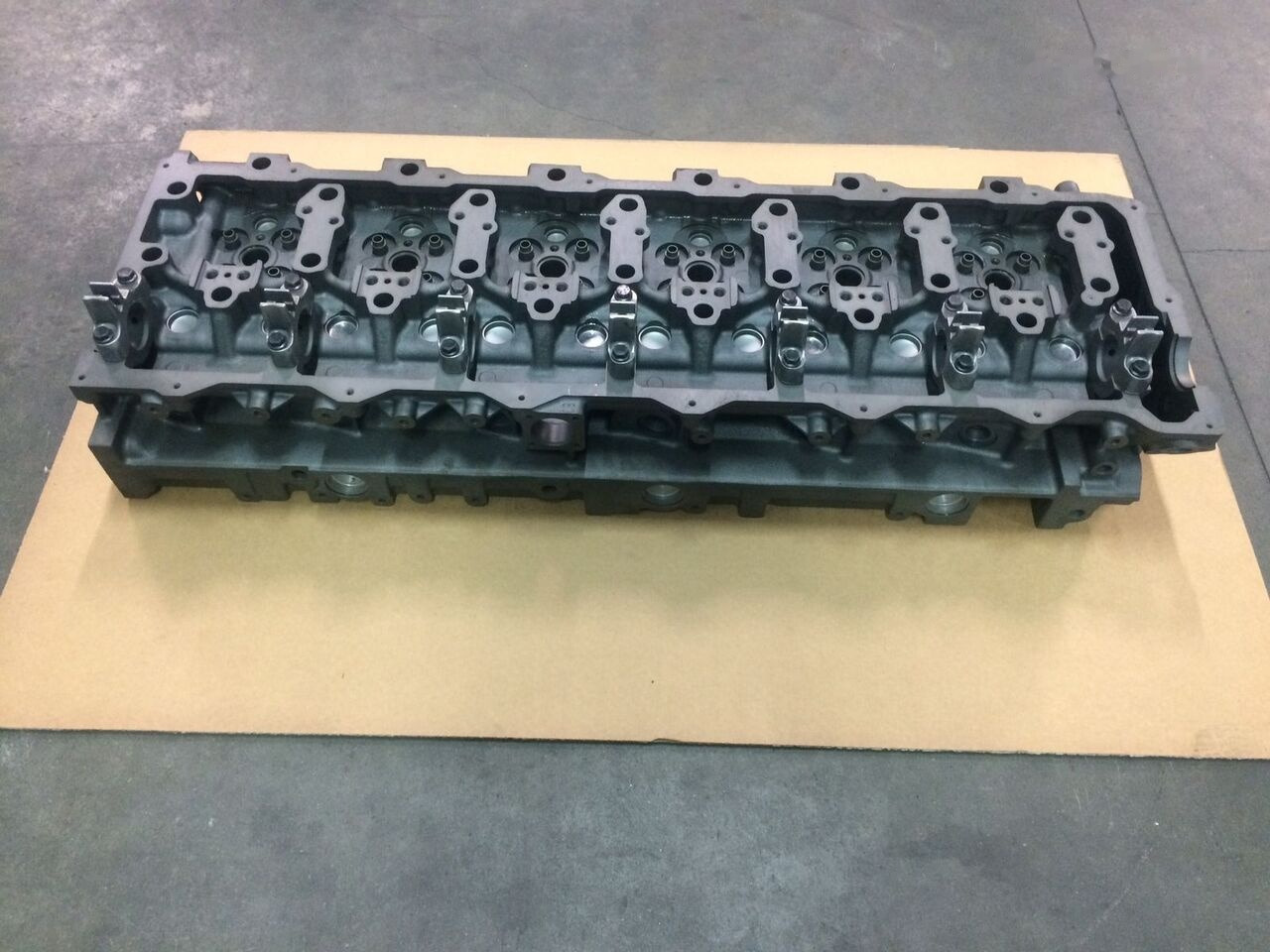 Culasse pour Camion MAN D2066 / D2676 - NUDA / COMPLETA DI VALVOLE MAN: photos 1