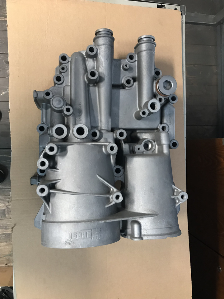 MODULO RAFFREDDAMENTO OLIO MOTORI MAN D2066 / D2676 - Moteur et pièces pour Camion: photos 1 MODULO RAFFREDDAMENTO OLIO MOTORI MAN D2066 / D2676 - Moteur et pièces pour Camion: photos 1