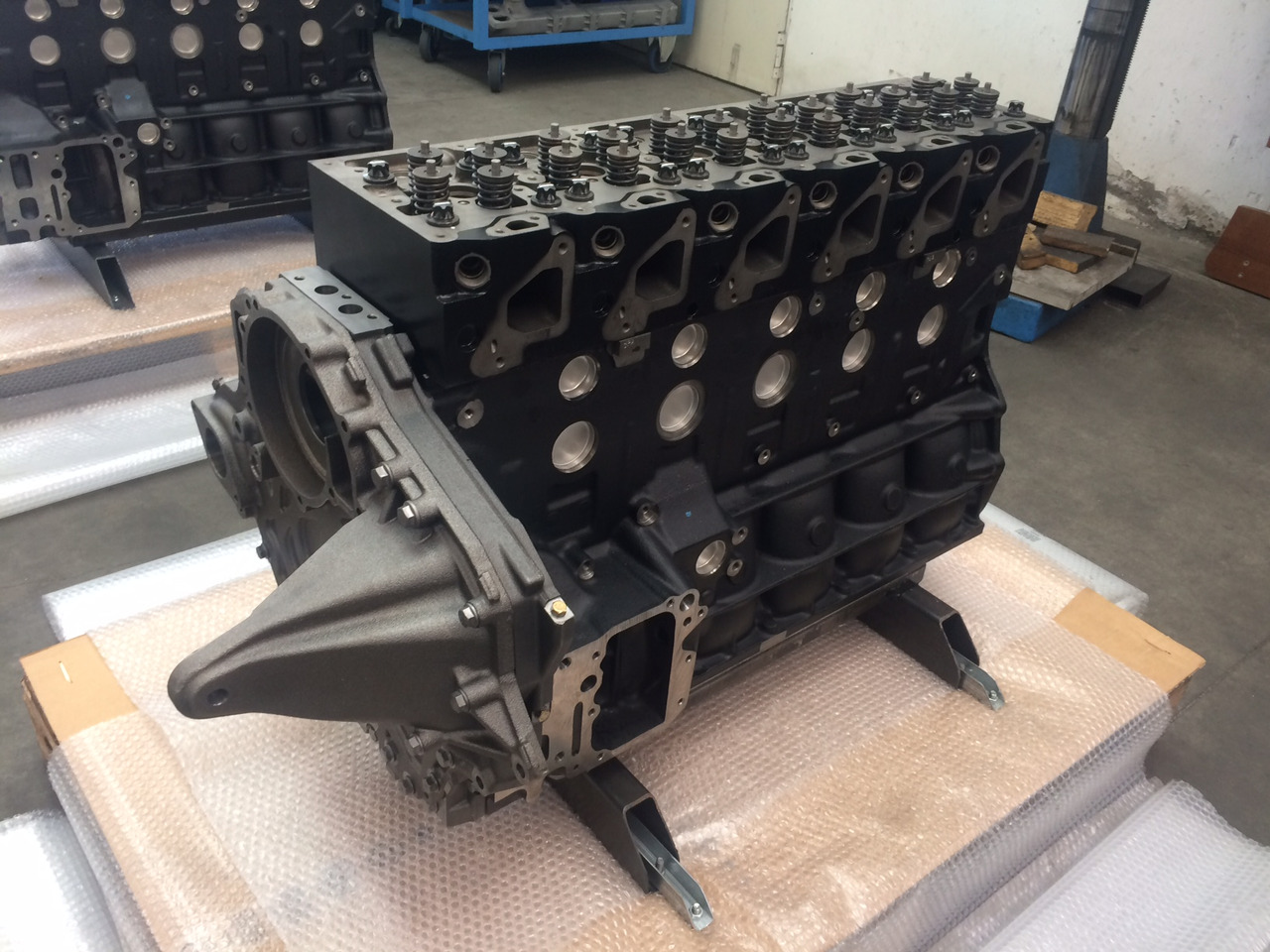 MOTORE MAN D0836LUH41 - 240CV - EURO 3 - BUS - Orizzontale - Moteur pour Bus: photos 4 MOTORE MAN D0836LUH41 - 240CV - EURO 3 - BUS - Orizzontale - Moteur pour Bus: photos 4