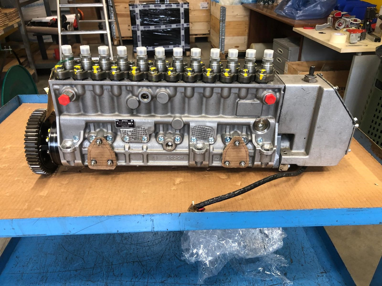 POMPA INIEZIONE MOTORE MAN D2842 - Pompe à carburant: photos 1 POMPA INIEZIONE MOTORE MAN D2842 - Pompe à carburant: photos 1