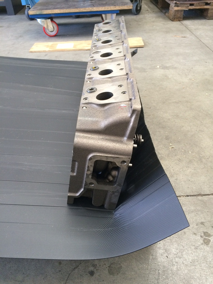 TESTATA MERCEDES OM906LAG - Culasse: photos 4 TESTATA MERCEDES OM906LAG - Culasse: photos 4