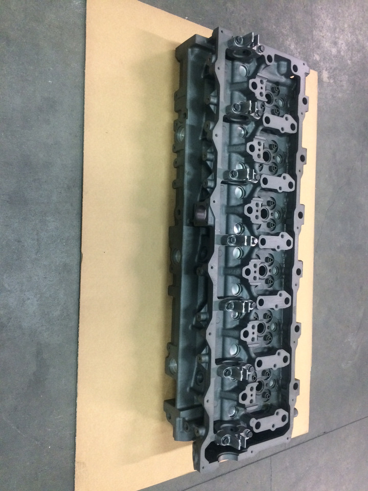 TESTATE MOTORI MAN D2066 - D2676 - NUDE / COMPLETE DI VALVOLE - Culasse pour Camion: photos 1 TESTATE MOTORI MAN D2066 - D2676 - NUDE / COMPLETE DI VALVOLE - Culasse pour Camion: photos 1