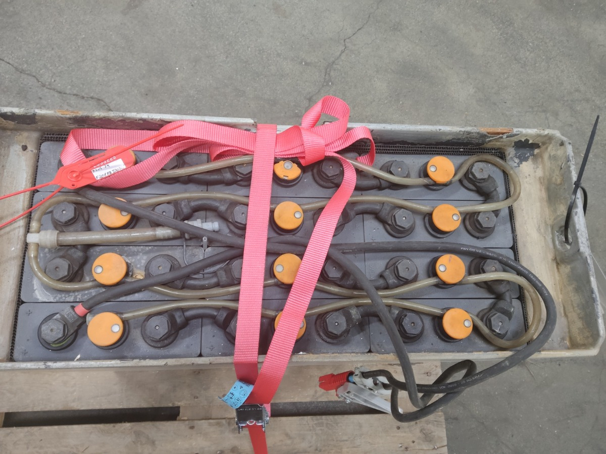 Avb 24V465AH - Accumulateur pour Matériel de manutention: photos 3 Avb 24V465AH - Accumulateur pour Matériel de manutention: photos 3