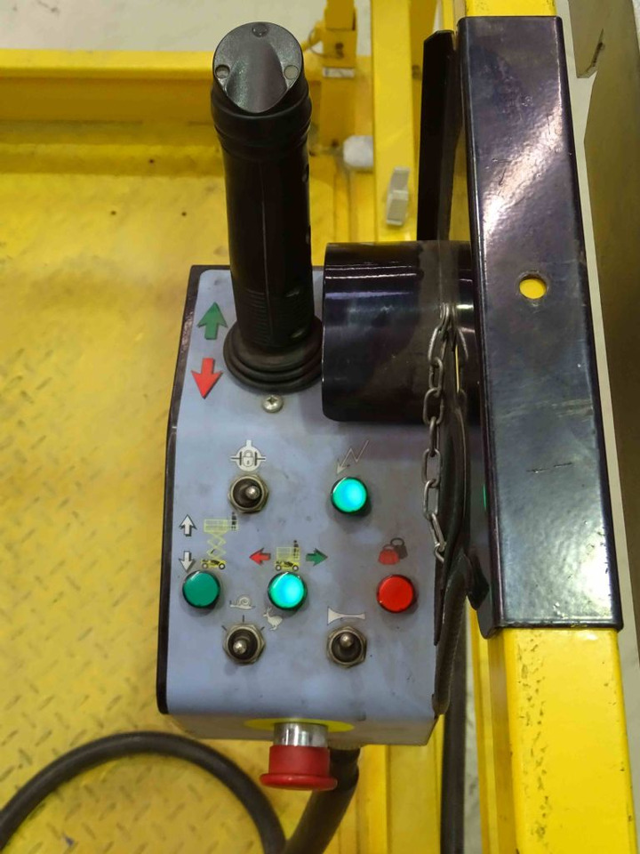 Haulotte COMPACT12RTE - Nacelle ciseaux: photos 4 Haulotte COMPACT12RTE - Nacelle ciseaux: photos 4