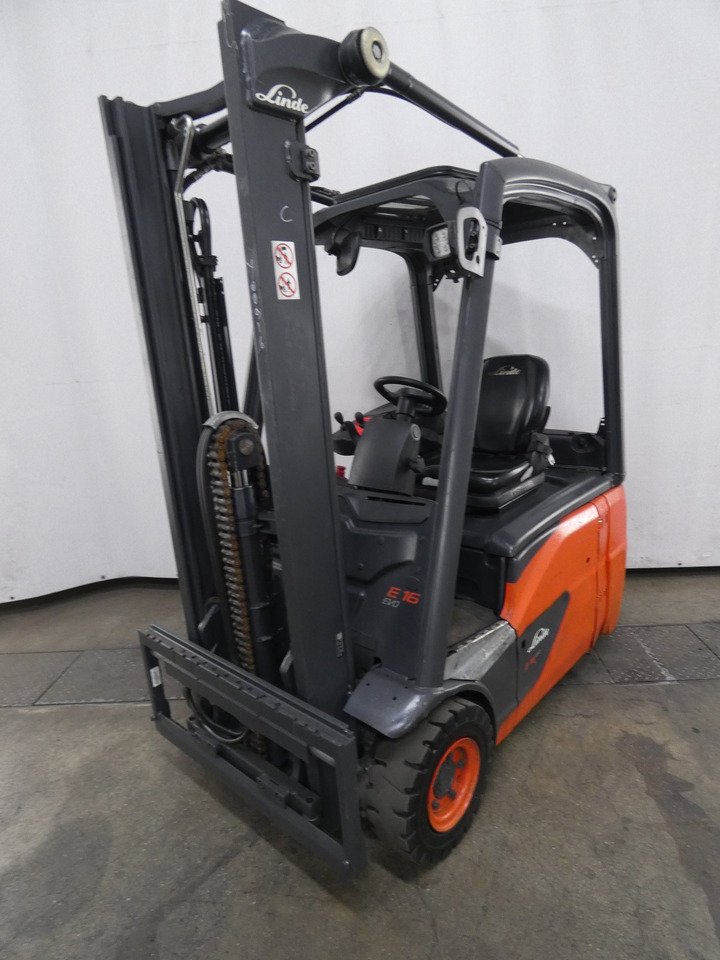 Linde E16 - Chariot élévateur électrique: photos 1 Linde E16 - Chariot élévateur électrique: photos 1