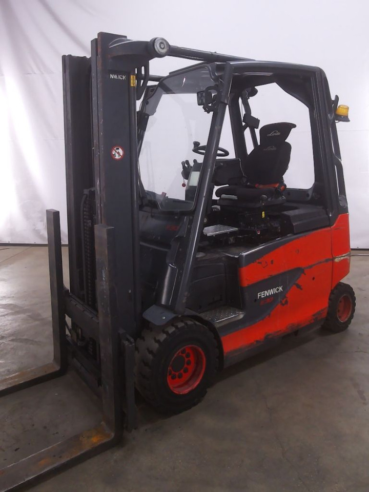 Linde E30HL-01/600 - Chariot élévateur électrique: photos 1 Linde E30HL-01/600 - Chariot élévateur électrique: photos 1