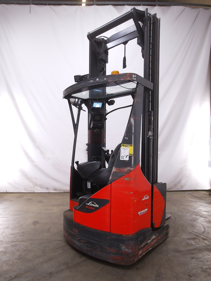 Linde R14X-03 - Chariot à mât rétractable: photos 2 Linde R14X-03 - Chariot à mât rétractable: photos 2