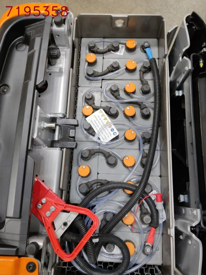 Still LTX-FF10/BATT.NEU - Chariot tracteur: photos 4 Still LTX-FF10/BATT.NEU - Chariot tracteur: photos 4