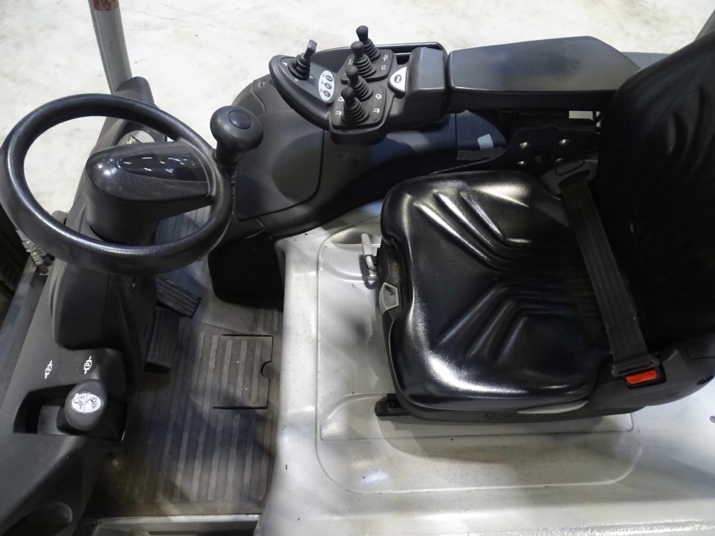 Still RX60-45 - Chariot élévateur électrique: photos 3 Still RX60-45 - Chariot élévateur électrique: photos 3