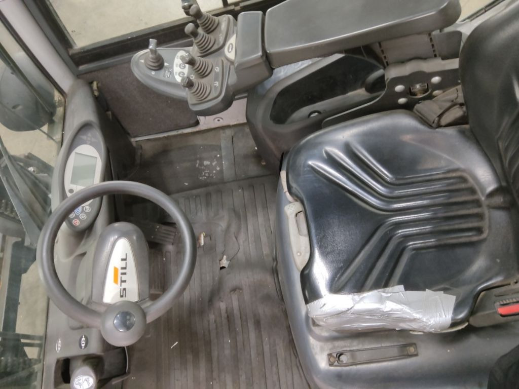 Still RX70-45 - Chariot élévateur diesel: photos 3 Still RX70-45 - Chariot élévateur diesel: photos 3