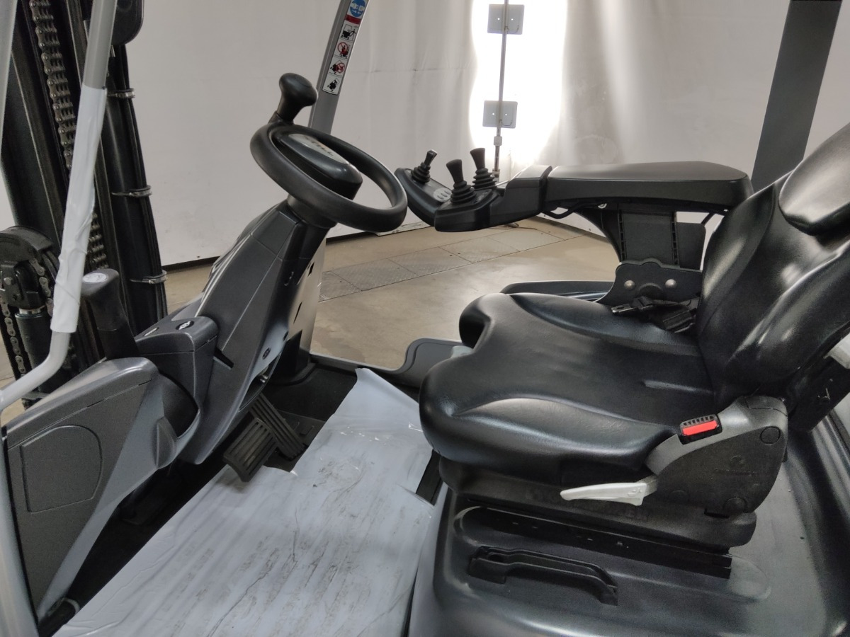 Still RX70-45/BRONZE - Chariot élévateur diesel: photos 3 Still RX70-45/BRONZE - Chariot élévateur diesel: photos 3