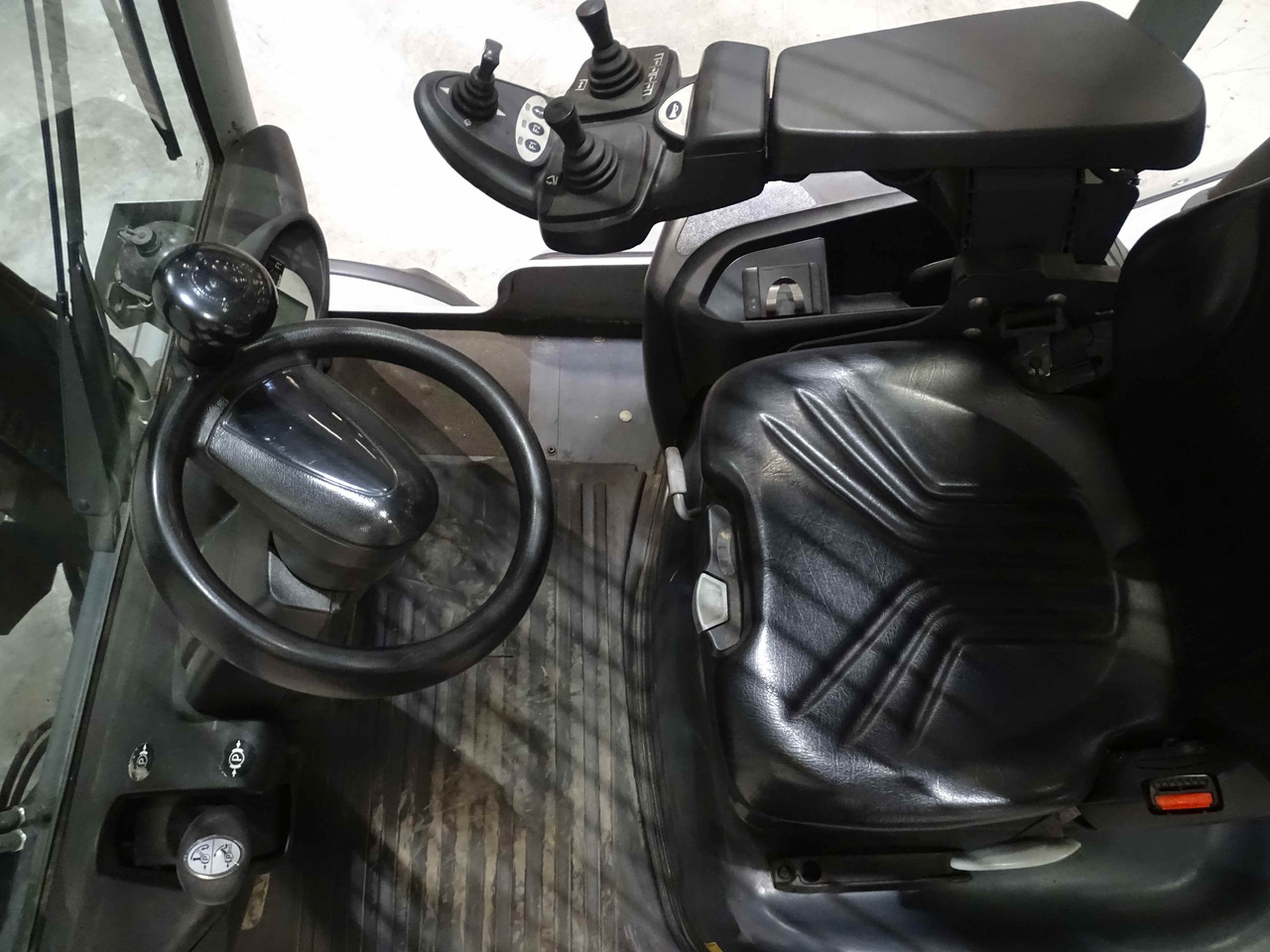 Still RX70-50T/600 - Chariot élévateur à gaz: photos 3 Still RX70-50T/600 - Chariot élévateur à gaz: photos 3