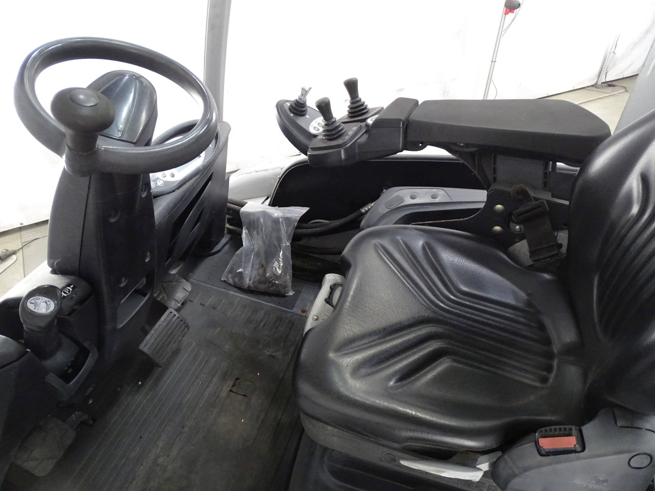 Still RX70-80/900 - Chariot élévateur diesel: photos 3 Still RX70-80/900 - Chariot élévateur diesel: photos 3