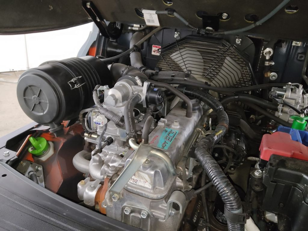 Toyota 02-8FGF15 - Chariot élévateur: photos 4 Toyota 02-8FGF15 - Chariot élévateur: photos 4