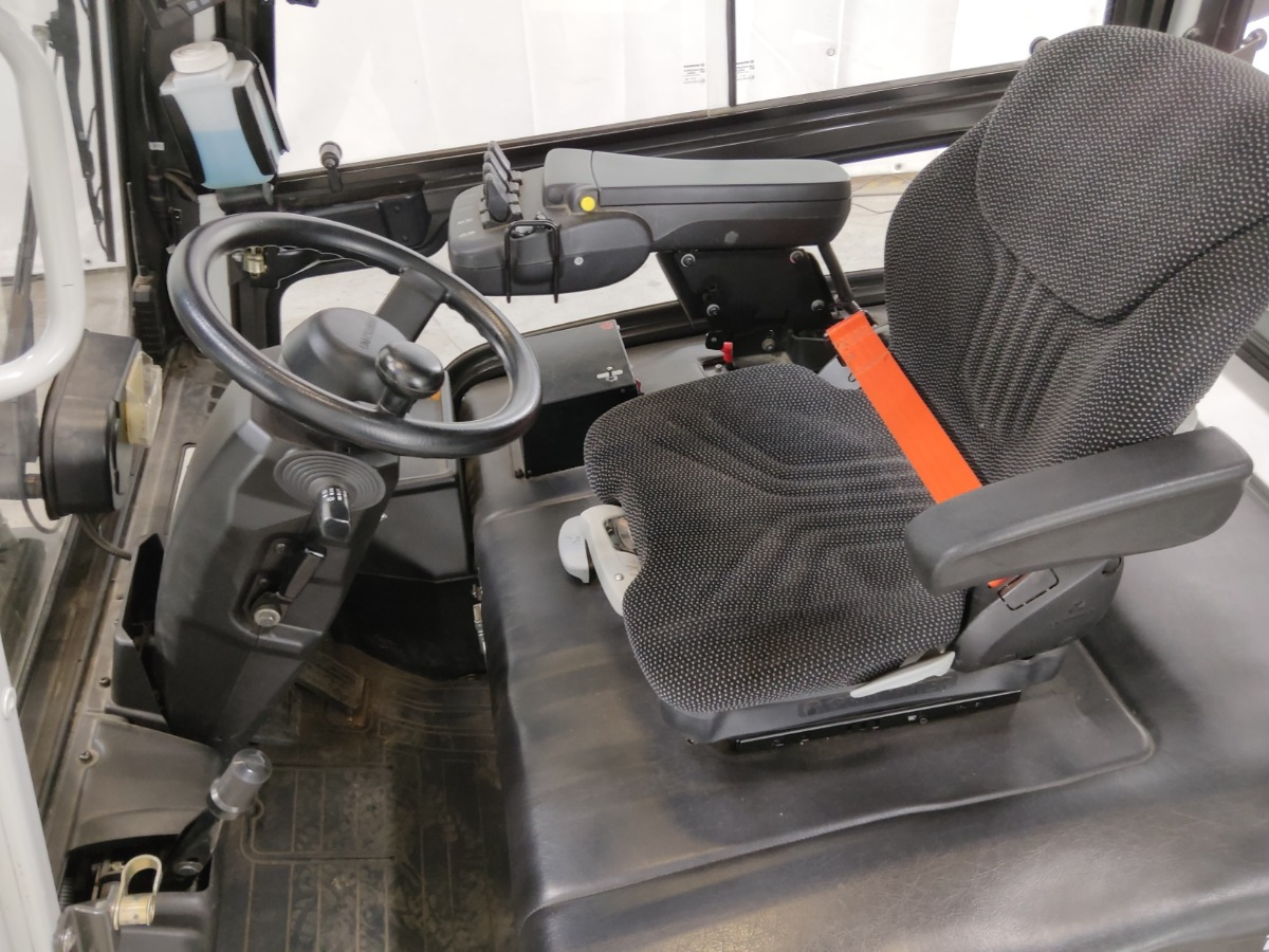 UniCarriers G1Q2L30Q - Chariot élévateur électrique: photos 3 UniCarriers G1Q2L30Q - Chariot élévateur électrique: photos 3