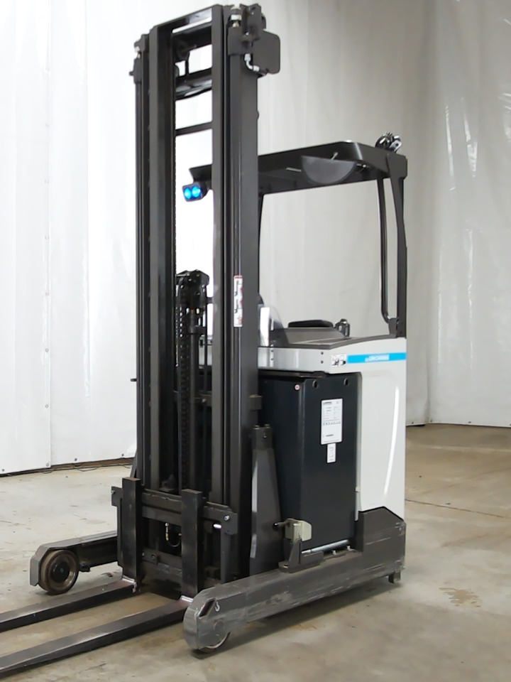 UniCarriers ULS140DTFVXE675 - Chariot à mât rétractable: photos 1 UniCarriers ULS140DTFVXE675 - Chariot à mât rétractable: photos 1