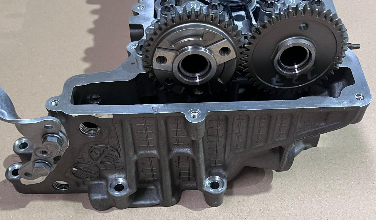 BMW Chiulasa B47D20B Euro 6 - Culasse pour Pelle: photos 4 BMW Chiulasa B47D20B Euro 6 - Culasse pour Pelle: photos 4