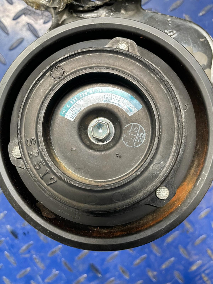 MERCEDES-BENZ MP4,ACTROS Denso A9362300111 - Compresseur de climatisation pour Camion: photos 2 MERCEDES-BENZ MP4,ACTROS Denso A9362300111 - Compresseur de climatisation pour Camion: photos 2