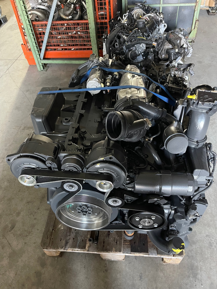 Mercedes AXOR Atego OM926 Motor Euro 5 7.2L - Moteur pour Camion: photos 5 Mercedes AXOR Atego OM926 Motor Euro 5 7.2L - Moteur pour Camion: photos 5