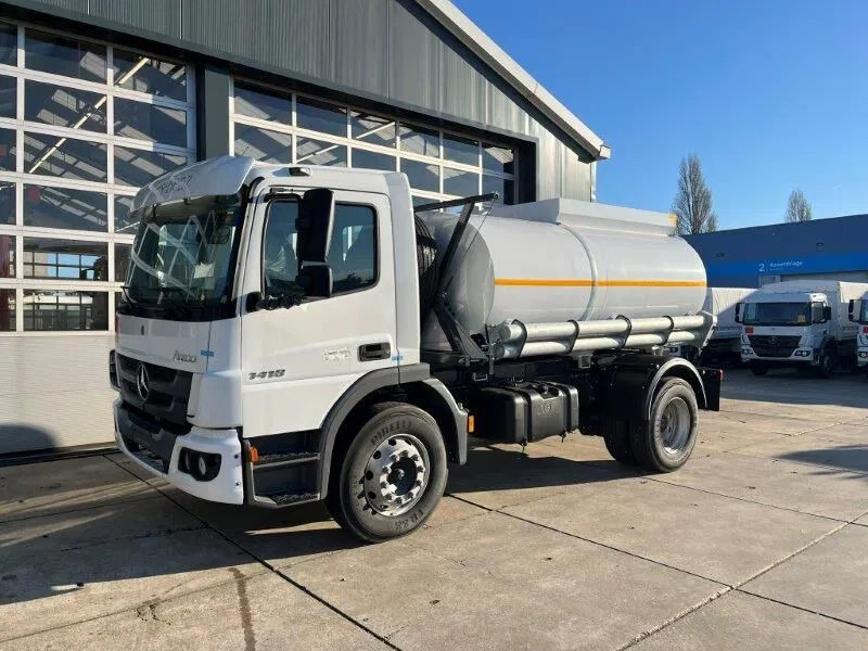 Mercedes-Benz Atego 1418 4x2 Fuel Tank Truck - Camion citerne: photos 1 Mercedes-Benz Atego 1418 4x2 Fuel Tank Truck - Camion citerne: photos 1