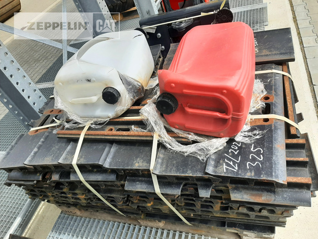 Cat Bodenplatten 325-07 - Accessoire pour Engins de chantier: photos 1 Cat Bodenplatten 325-07 - Accessoire pour Engins de chantier: photos 1