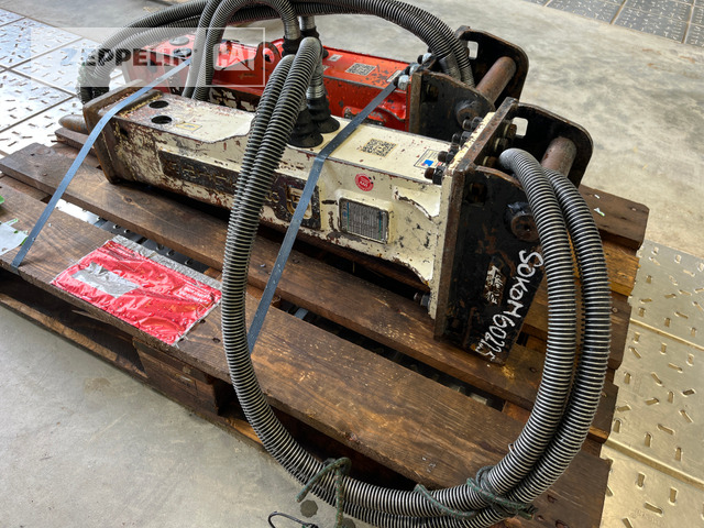 BEILITE Machinery Co., Ltd. Beili Hammer BLTB40 - Marteau hydraulique pour Engins de chantier: photos 2 BEILITE Machinery Co., Ltd. Beili Hammer BLTB40 - Marteau hydraulique pour Engins de chantier: photos 2