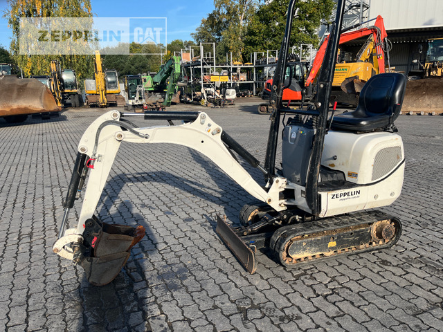 Cat 300.9D - Mini pelle: photos 1 Cat 300.9D - Mini pelle: photos 1