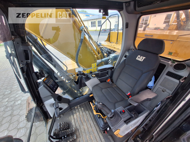 Pelle sur chenille Cat 320GC: photos 36