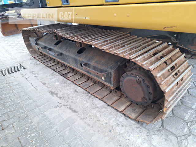 Pelle sur chenille Cat 320GC: photos 21