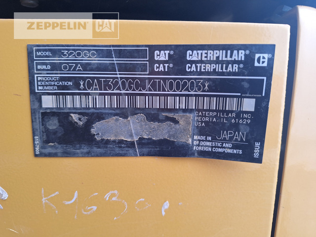 Pelle sur chenille Cat 320GC: photos 41
