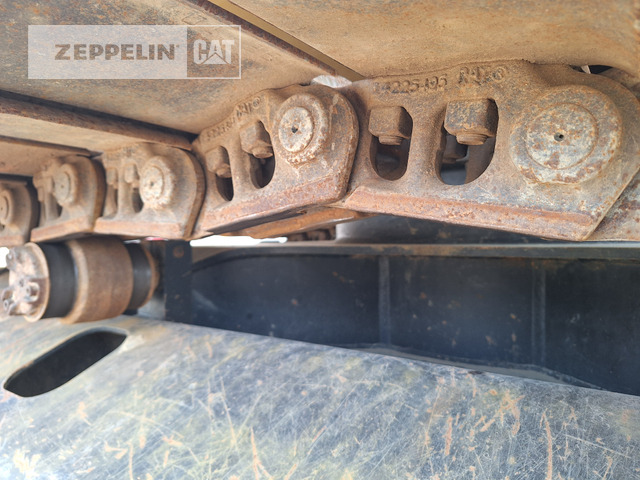 Pelle sur chenille Cat 320GC: photos 19