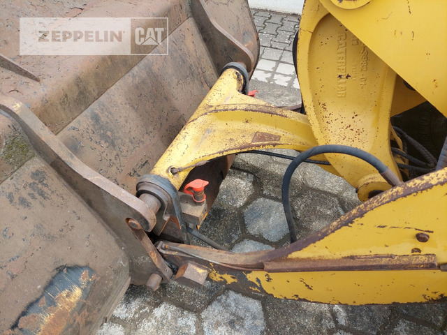 Chargeuse sur pneus Cat 908M: photos 11 Chargeuse sur pneus Cat 908M: photos 11