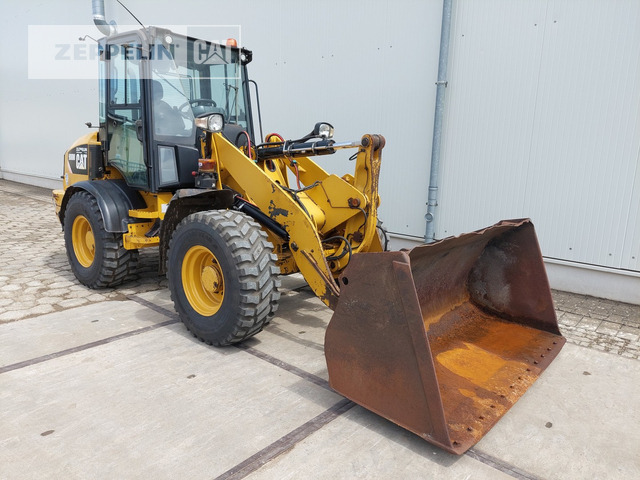 Chargeuse sur pneus Cat 908M: photos 6 Chargeuse sur pneus Cat 908M: photos 6