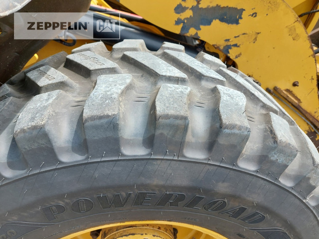 Chargeuse sur pneus Cat 908M: photos 18 Chargeuse sur pneus Cat 908M: photos 18