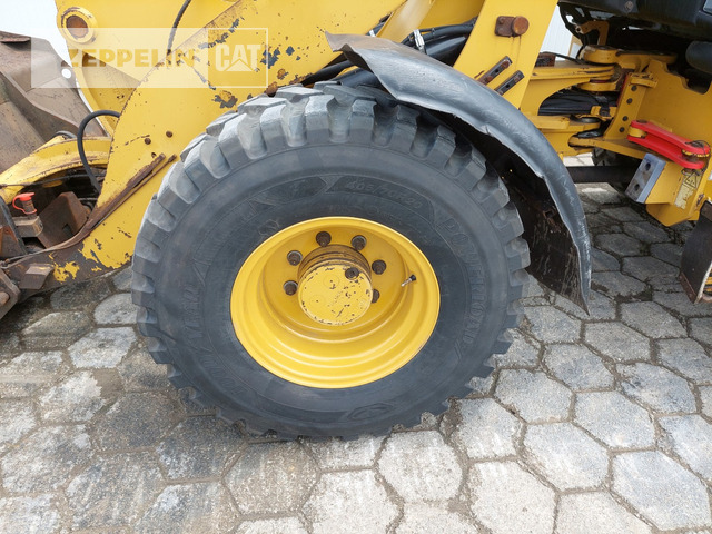 Chargeuse sur pneus Cat 908M: photos 13 Chargeuse sur pneus Cat 908M: photos 13