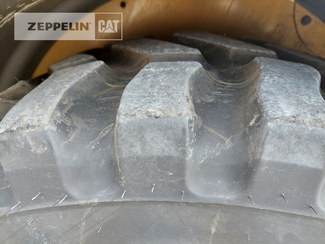Chargeuse sur pneus Cat 908M: photos 20 Chargeuse sur pneus Cat 908M: photos 20