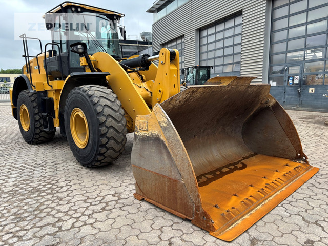Cat 962M - Chargeuse sur pneus: photos 1 Cat 962M - Chargeuse sur pneus: photos 1