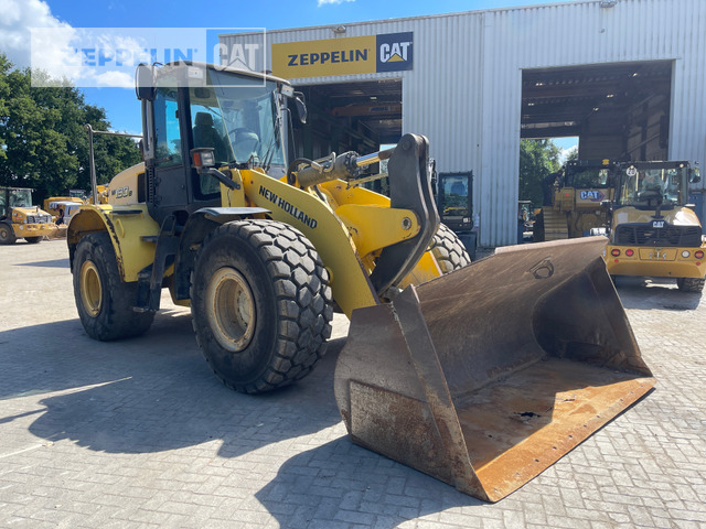 New Holland W190 - Chargeuse sur pneus: photos 1 New Holland W190 - Chargeuse sur pneus: photos 1