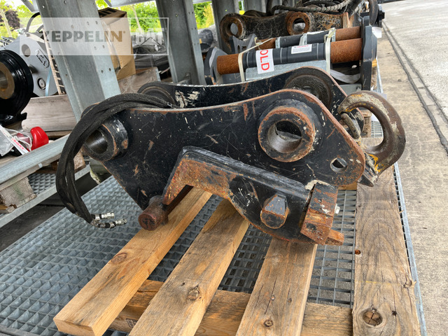 Verachtert CW10H CAT 310 - Attache rapide pour Engins de chantier: photos 1 Verachtert CW10H CAT 310 - Attache rapide pour Engins de chantier: photos 1