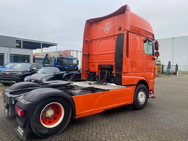 DAF XF 460 super space cab , euro 6, showtruck - Tracteur routier: photos 3 DAF XF 460 super space cab , euro 6, showtruck - Tracteur routier: photos 3