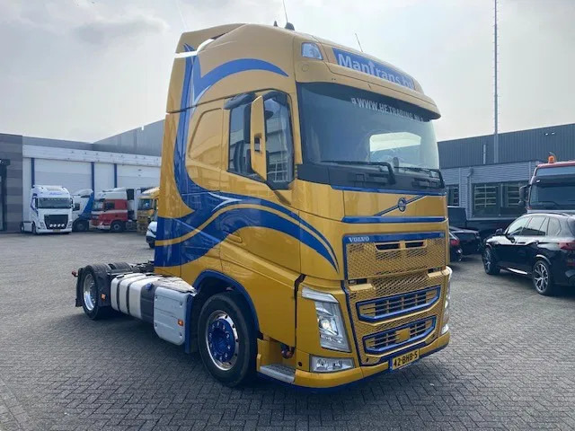 Volvo FH 13.460 low deck trekker, XL cabine, euro 6 , showstaat - Tracteur routier: photos 2 Volvo FH 13.460 low deck trekker, XL cabine, euro 6 , showstaat - Tracteur routier: photos 2