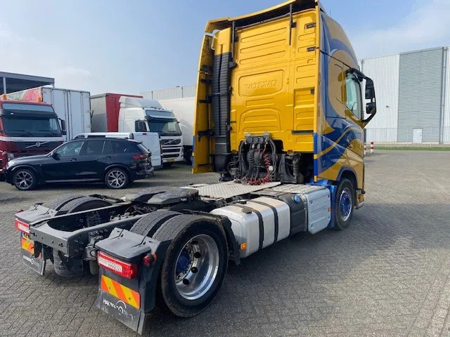 Volvo FH 13.460 low deck trekker, XL cabine, euro 6 , showstaat - Tracteur routier: photos 4 Volvo FH 13.460 low deck trekker, XL cabine, euro 6 , showstaat - Tracteur routier: photos 4