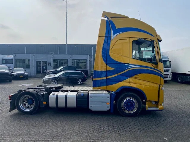 Volvo FH 13.460 low deck trekker, XL cabine, euro 6 , showstaat - Tracteur routier: photos 3 Volvo FH 13.460 low deck trekker, XL cabine, euro 6 , showstaat - Tracteur routier: photos 3